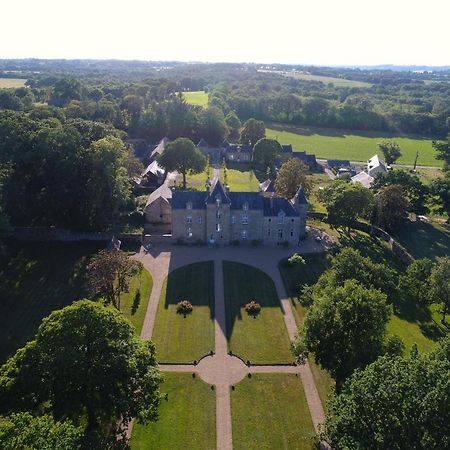 Chateau De Cadouzan Saint-Dolay Exterior foto